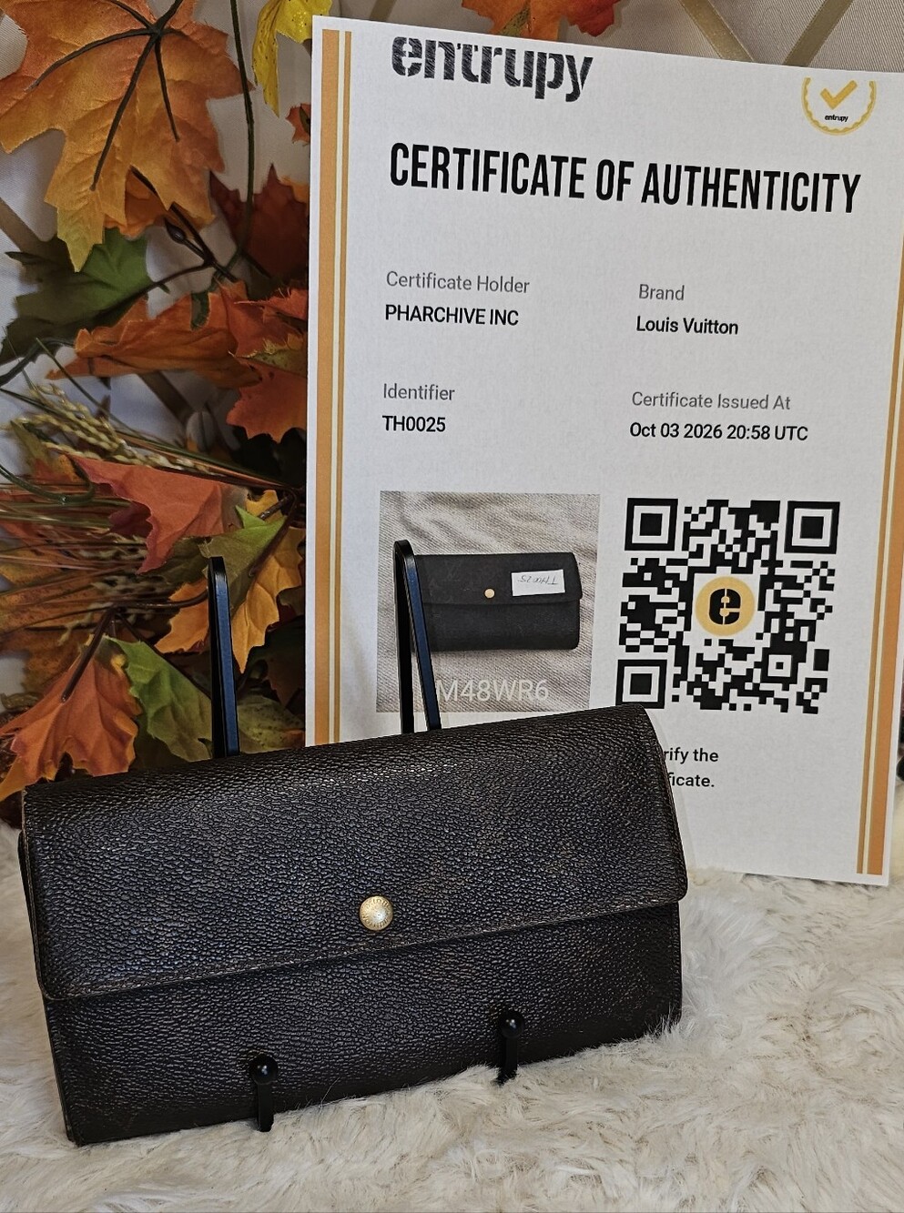 Classic Louis Vuitton Sarah Wallet With COA